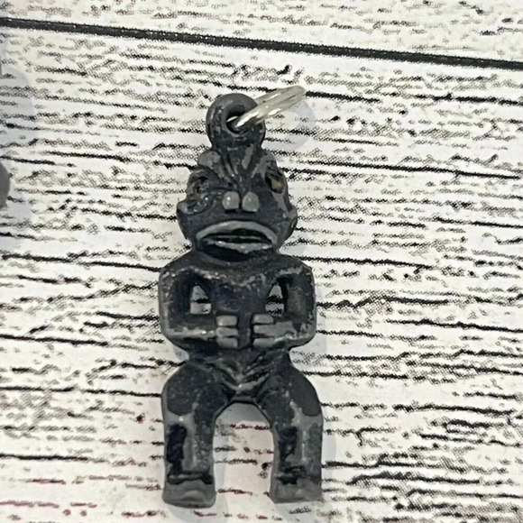 Vintage VTG Lot Of 3 Inca Charms / Pendants Rhinestone Green Eyes Black Metal - Picture 4 of 6